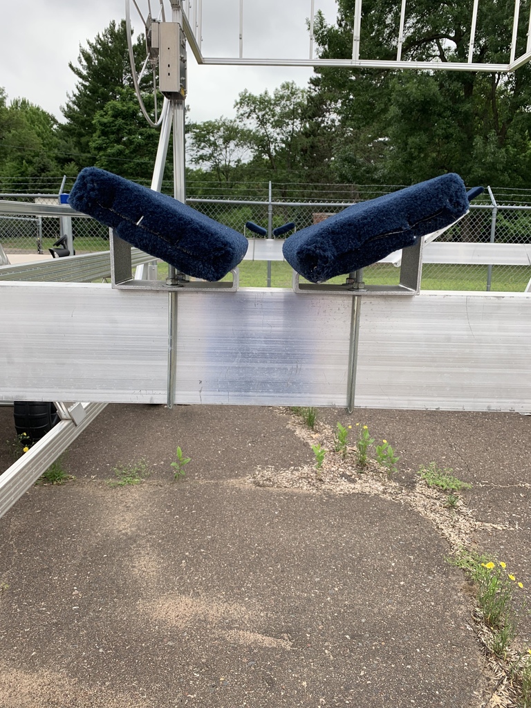 Vibo Vertical lift carpeted adjustable “V” pontoon bunks (Set of 4