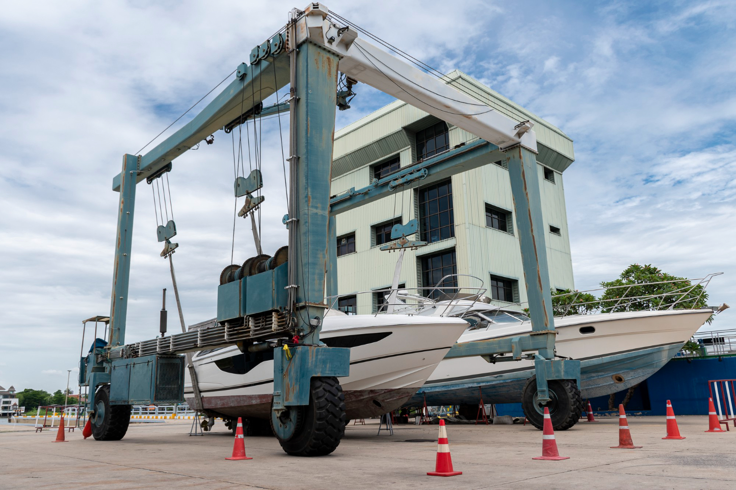 Smart Boat Lift Pulleys That Make Heavy Boats Feel Light